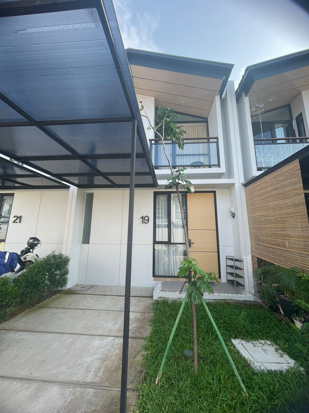 Rumah Disewakan di Waterfront Lippo Cikarang